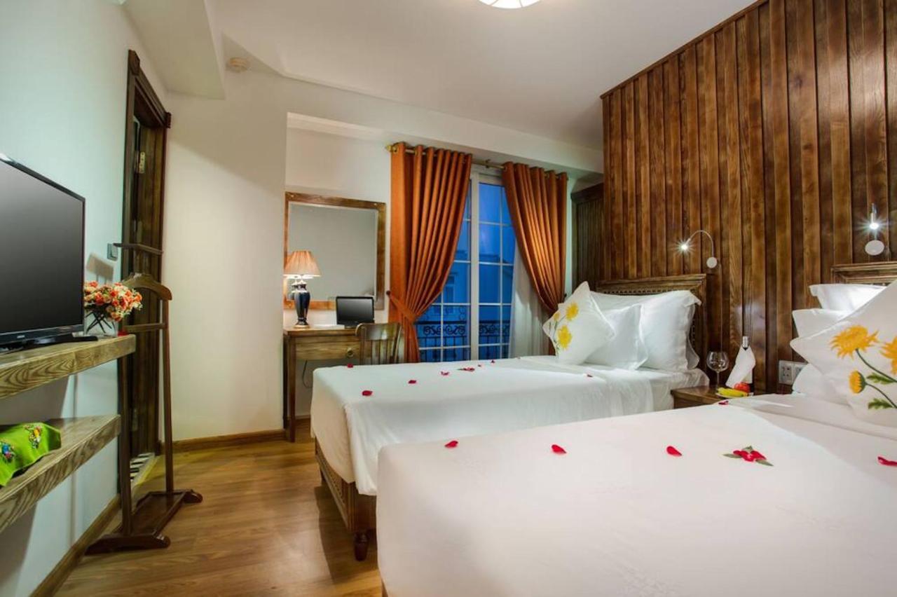 Free Airport Service Deals W Singita Classy Boutique Hotel & Travel Hanoi Esterno foto