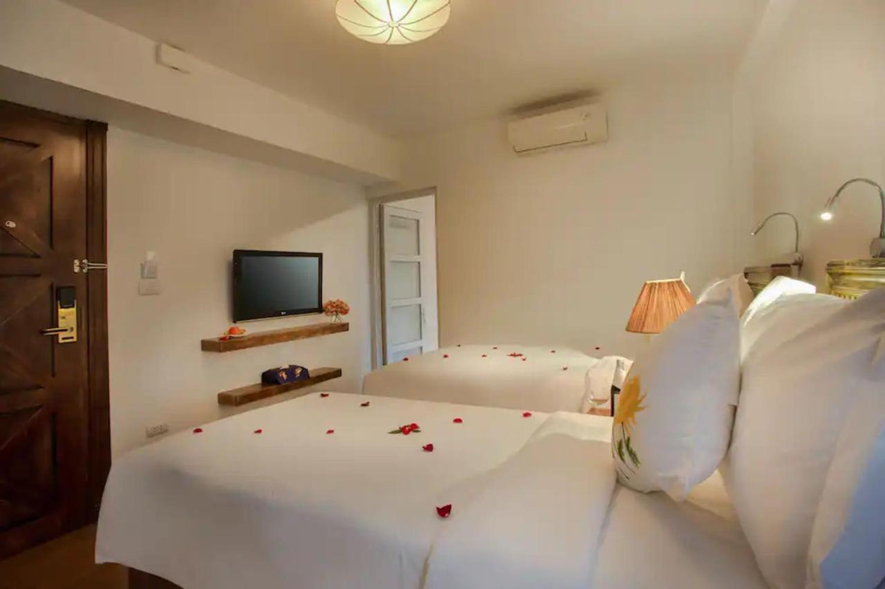 Free Airport Service Deals W Singita Classy Boutique Hotel & Travel Hanoi Esterno foto