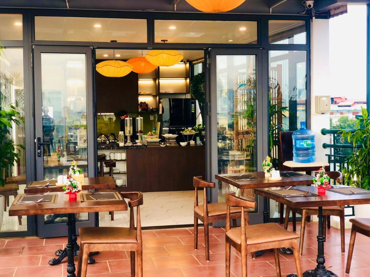 Free Airport Service Deals W Singita Classy Boutique Hotel & Travel Hanoi Esterno foto