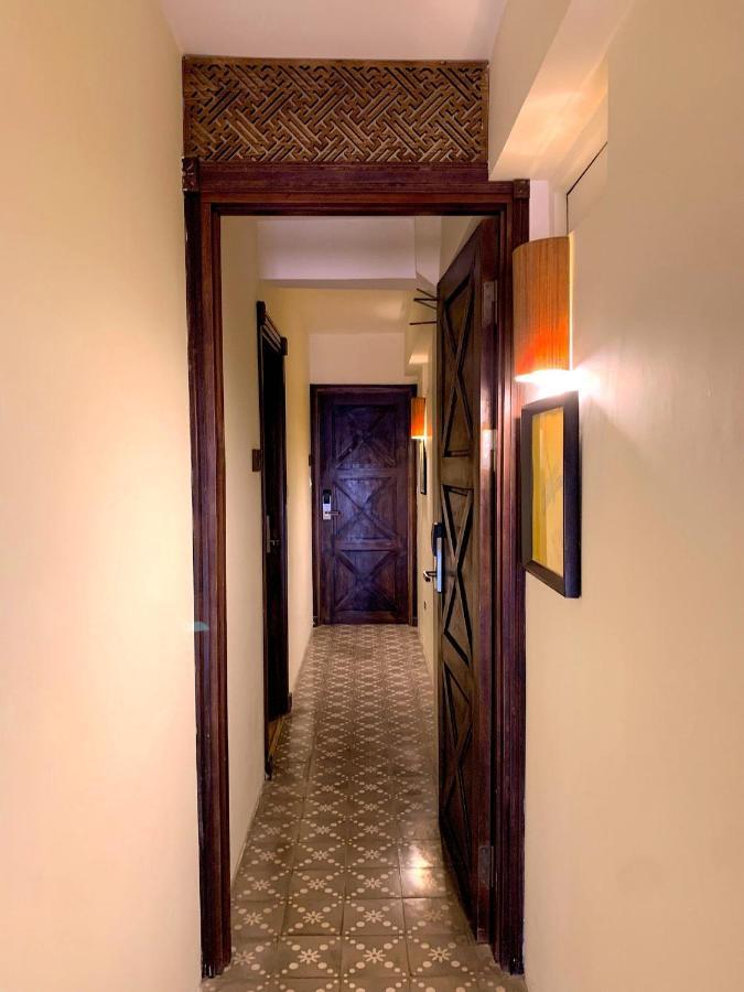 Free Airport Service Deals W Singita Classy Boutique Hotel & Travel Hanoi Esterno foto
