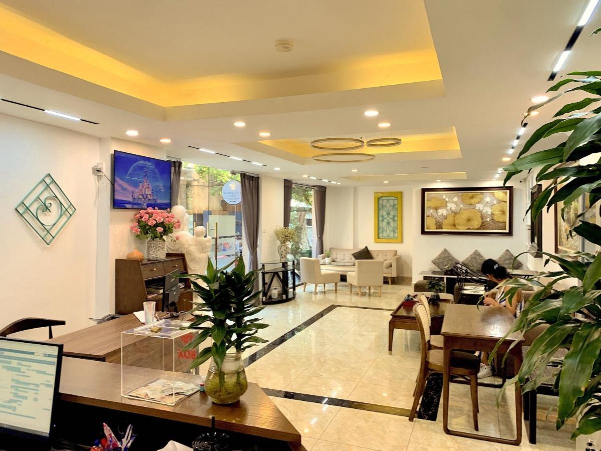 Free Airport Service Deals W Singita Classy Boutique Hotel & Travel Hanoi Esterno foto